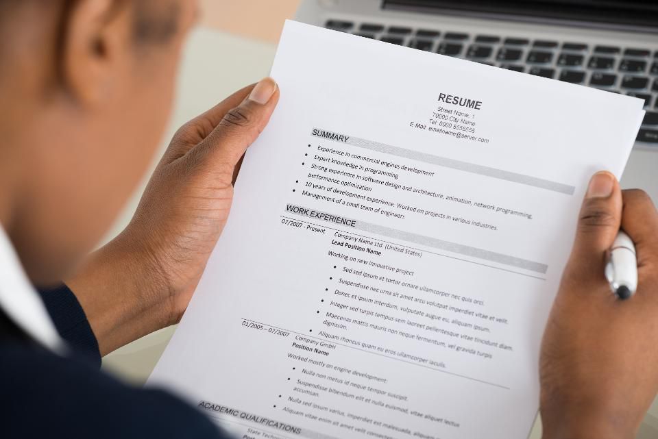 Resume là gì? Tips hay cần biết để tạo Resume đúng chuẩn