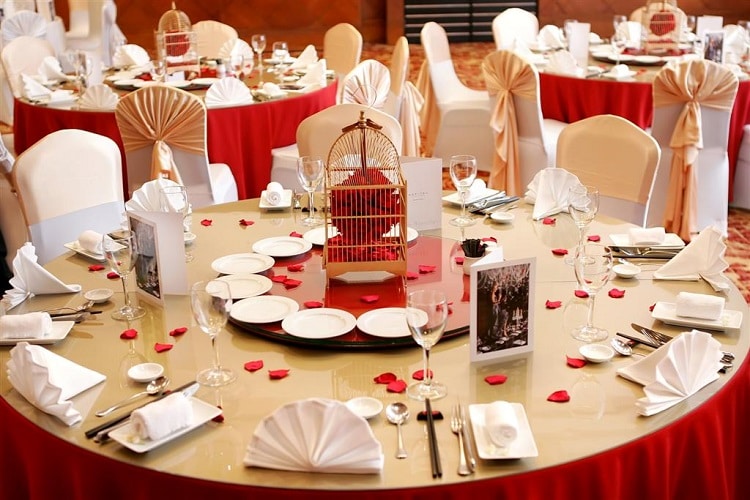 Setup là gì? Quy trình setup bàn tiệc chi tiết trong nhà hàng khách sạn