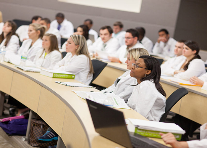 Bí quyết xin việc dành cho sinh viên ngành Y dược mới ra trường