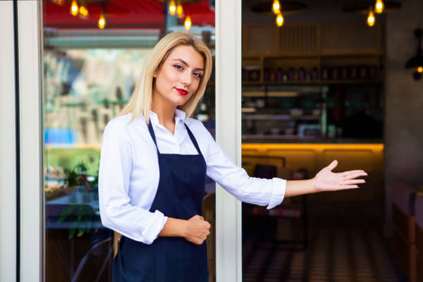 Hostess là gì? Tìm hiểu công việc của nhân viên hostess