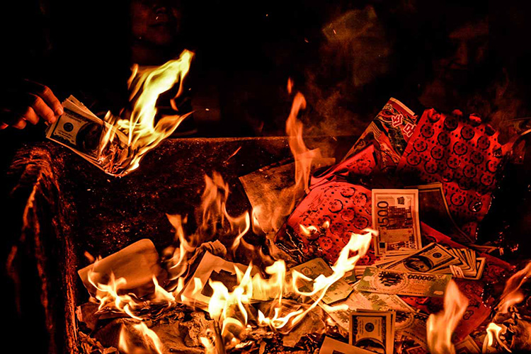 Hóa vàng và những điều chưa biết về phong tục hóa vàng ở Việt Nam