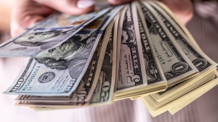 Những bí ẩn đằng sau giấc mơ nhặt được tiền. Mơ nhặt được tiền đánh số nào?