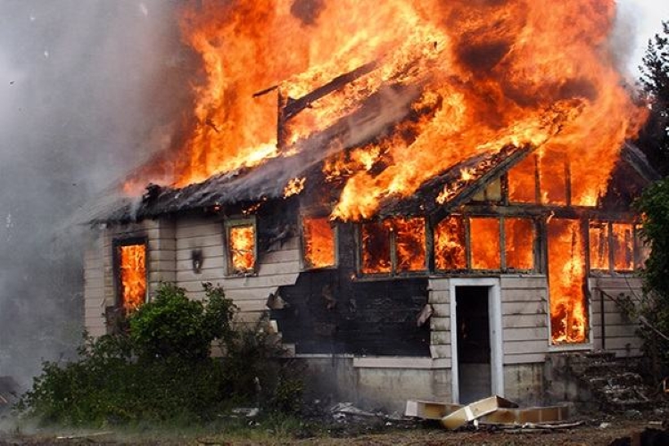 Giải mã chi tiết giấc mơ thấy cháy nhà? Mơ thấy cháy nhà đánh lô số nào?