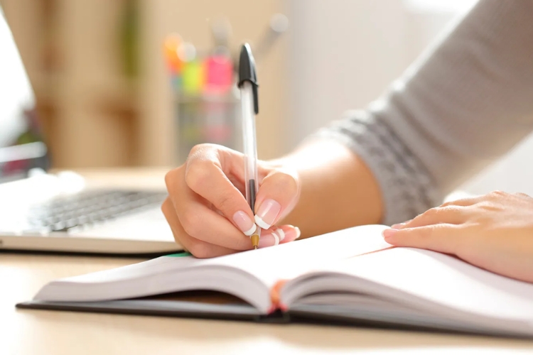 [Viết lách mỗi ngày] Những bài tập ngắn 10 phút giúp nâng cao kỹ thuật viết